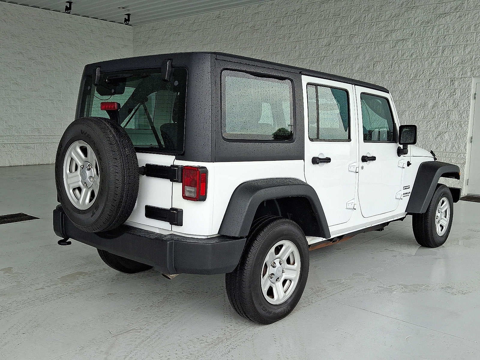2017 Jeep Wrangler Unlimited Sport RHD