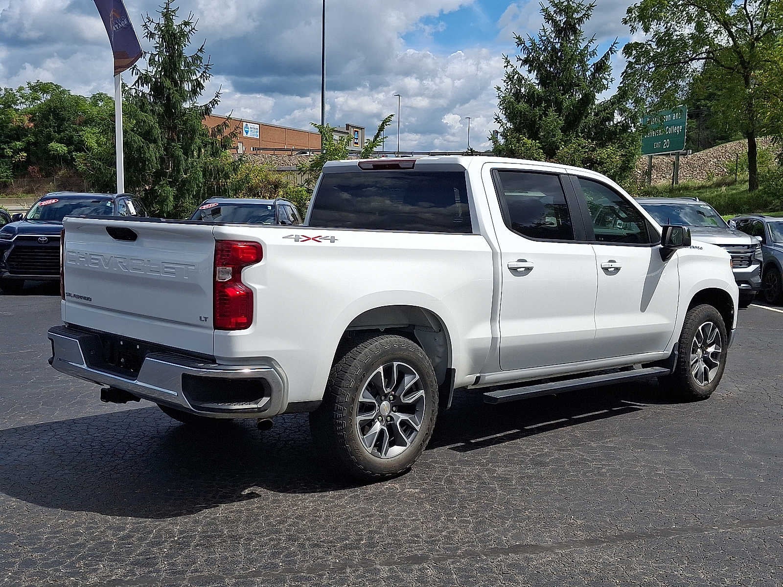 2024 Chevrolet Silverado 1500 LT (2FL)