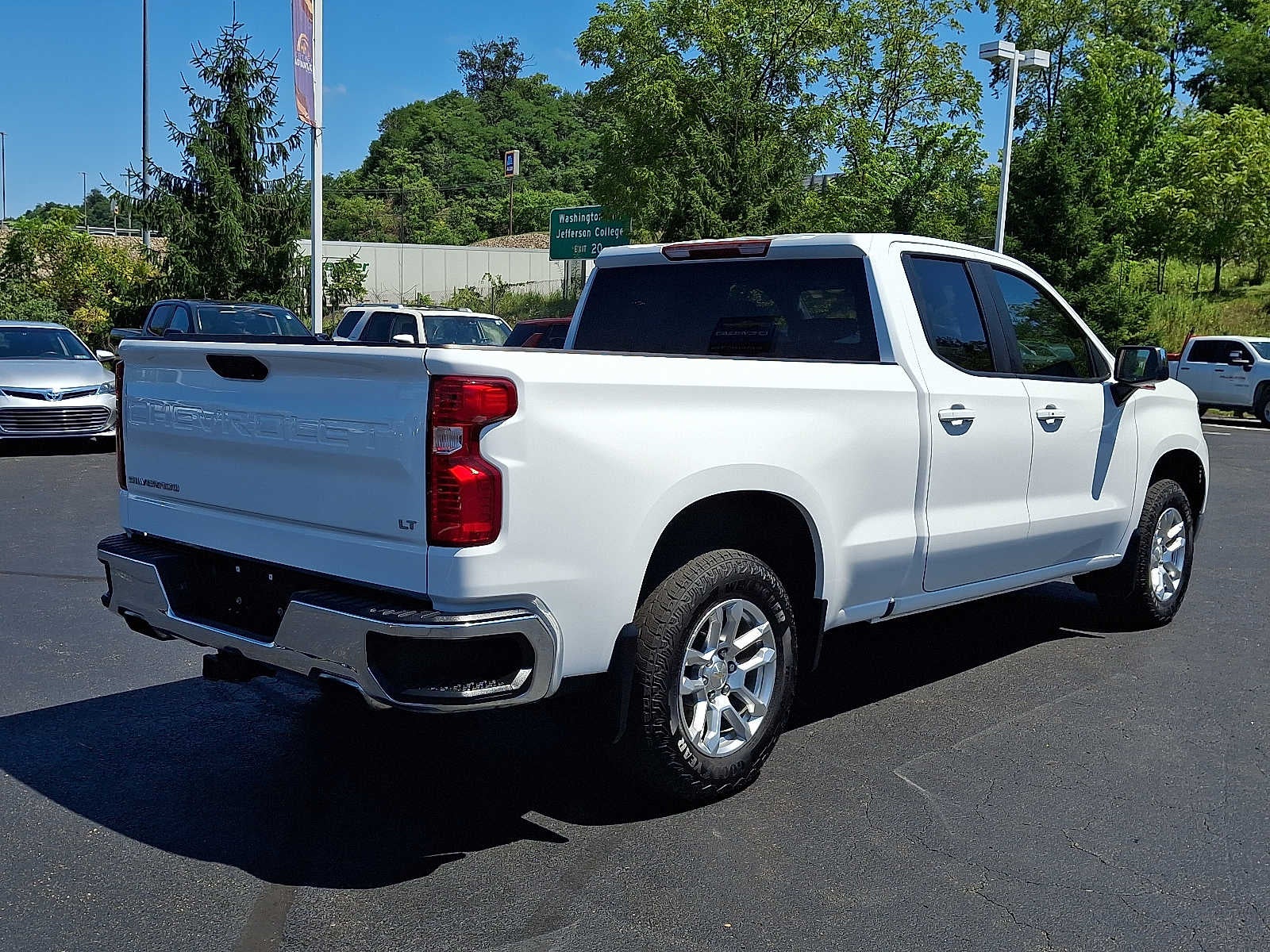 2023 Chevrolet Silverado 1500 LT