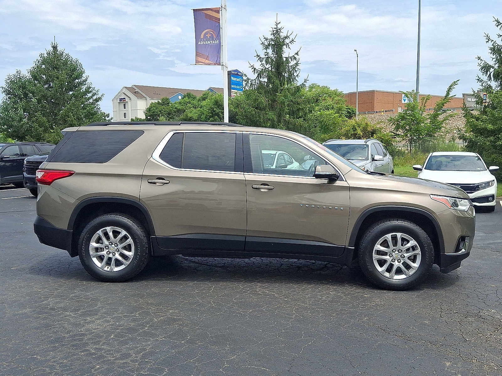 2020 Chevrolet Traverse LT Cloth
