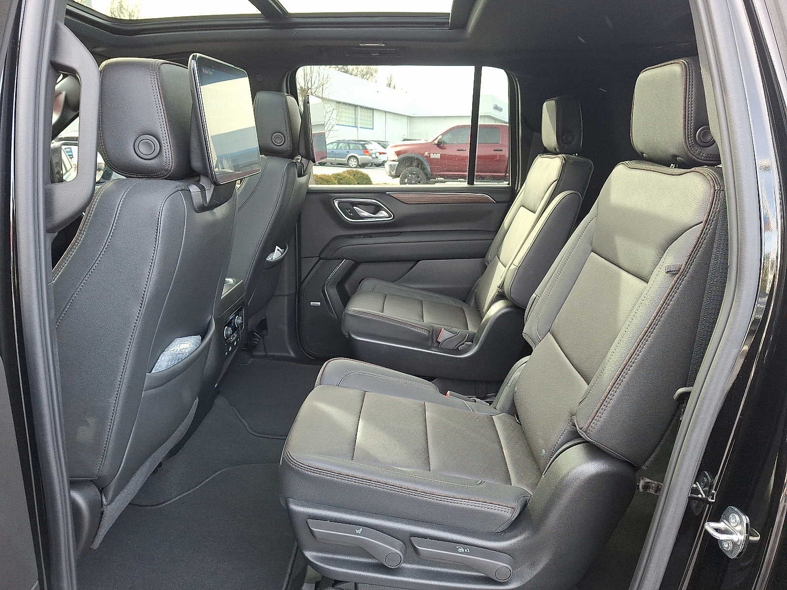 2024 Chevrolet Suburban High Country