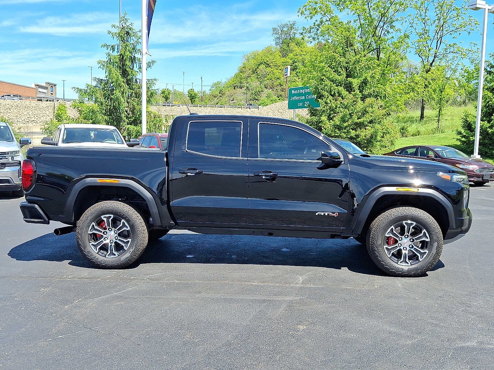 2024 GMC Canyon AT4