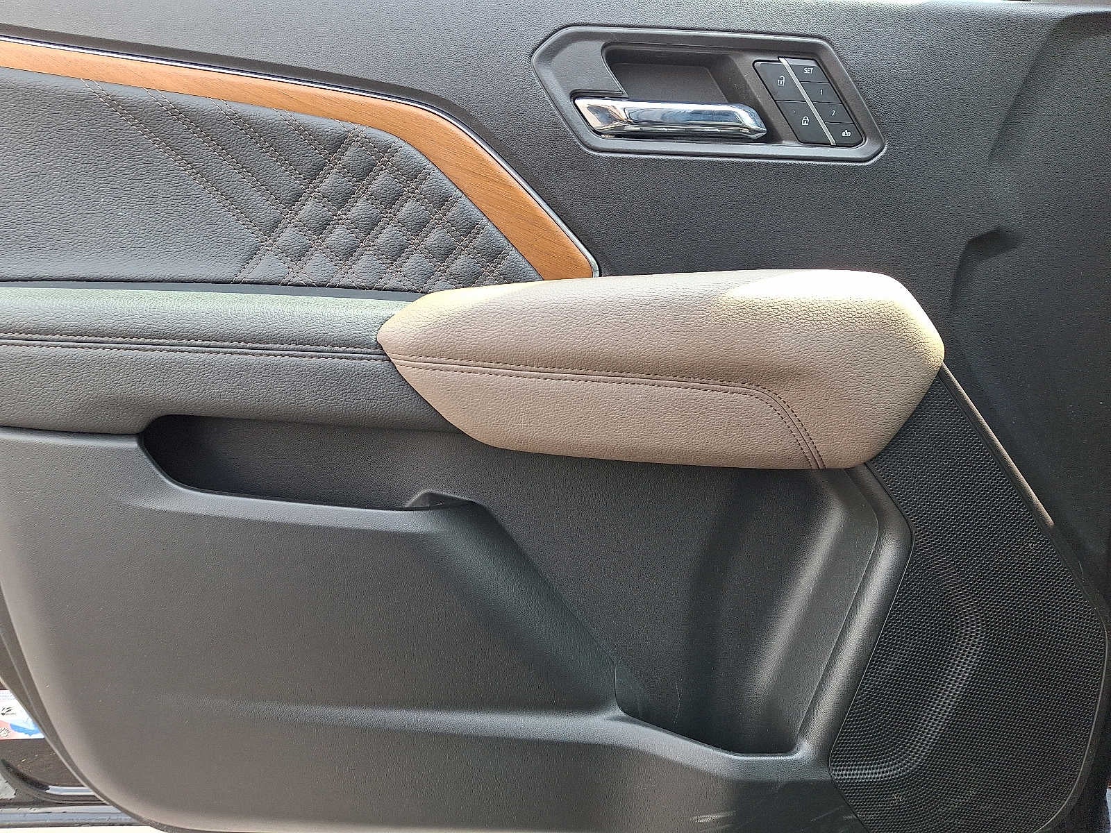 2023 GMC Canyon Denali