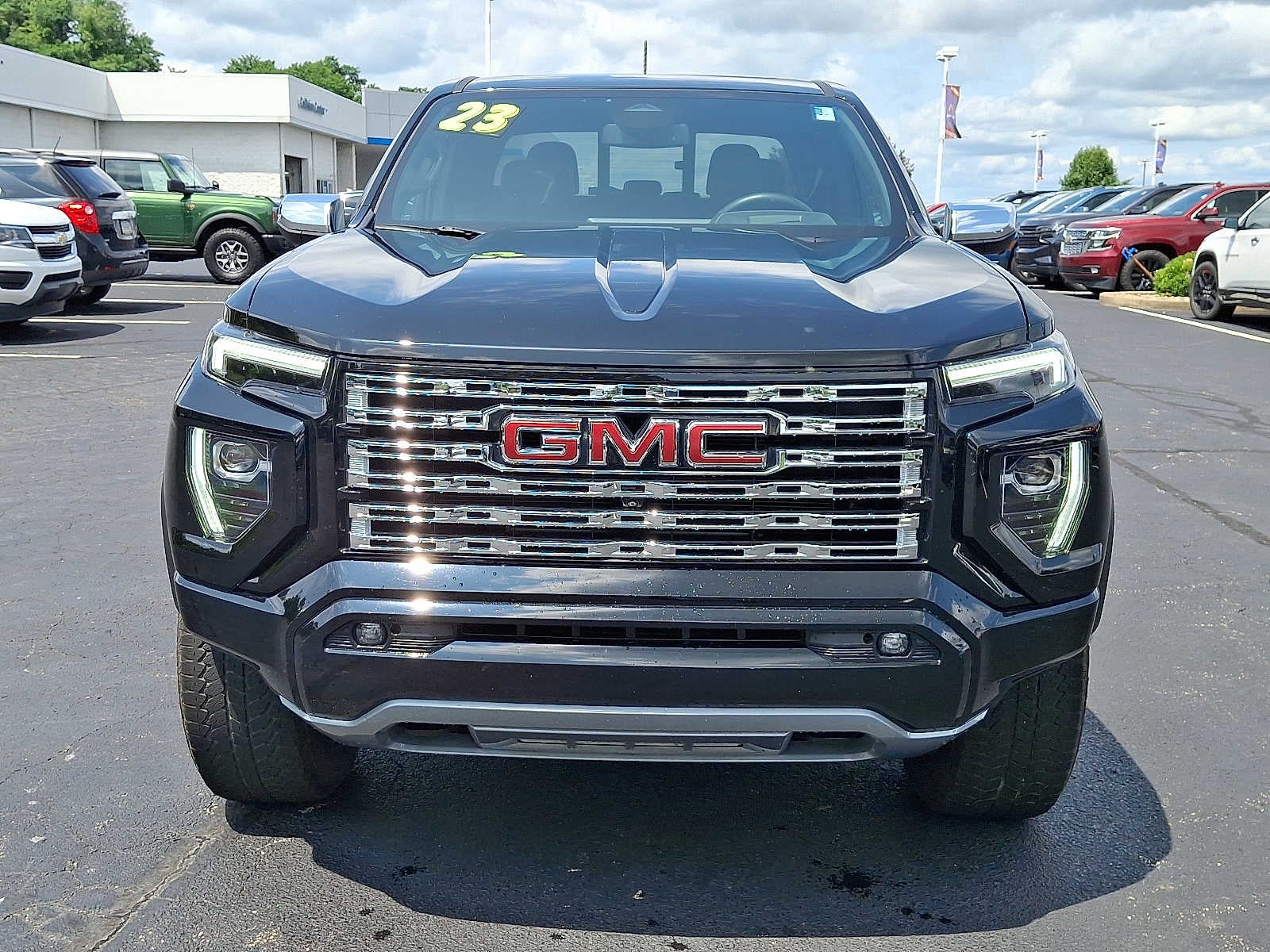 2023 GMC Canyon Denali