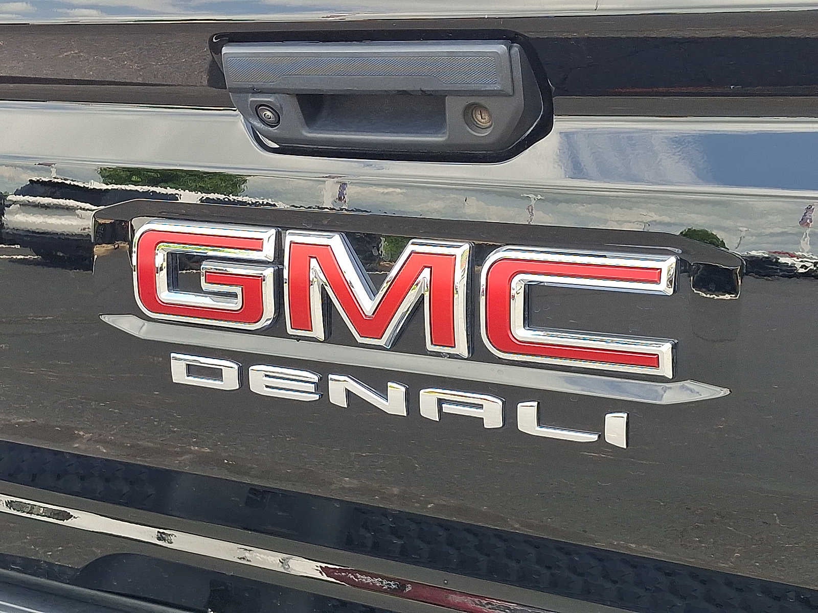2023 GMC Canyon Denali