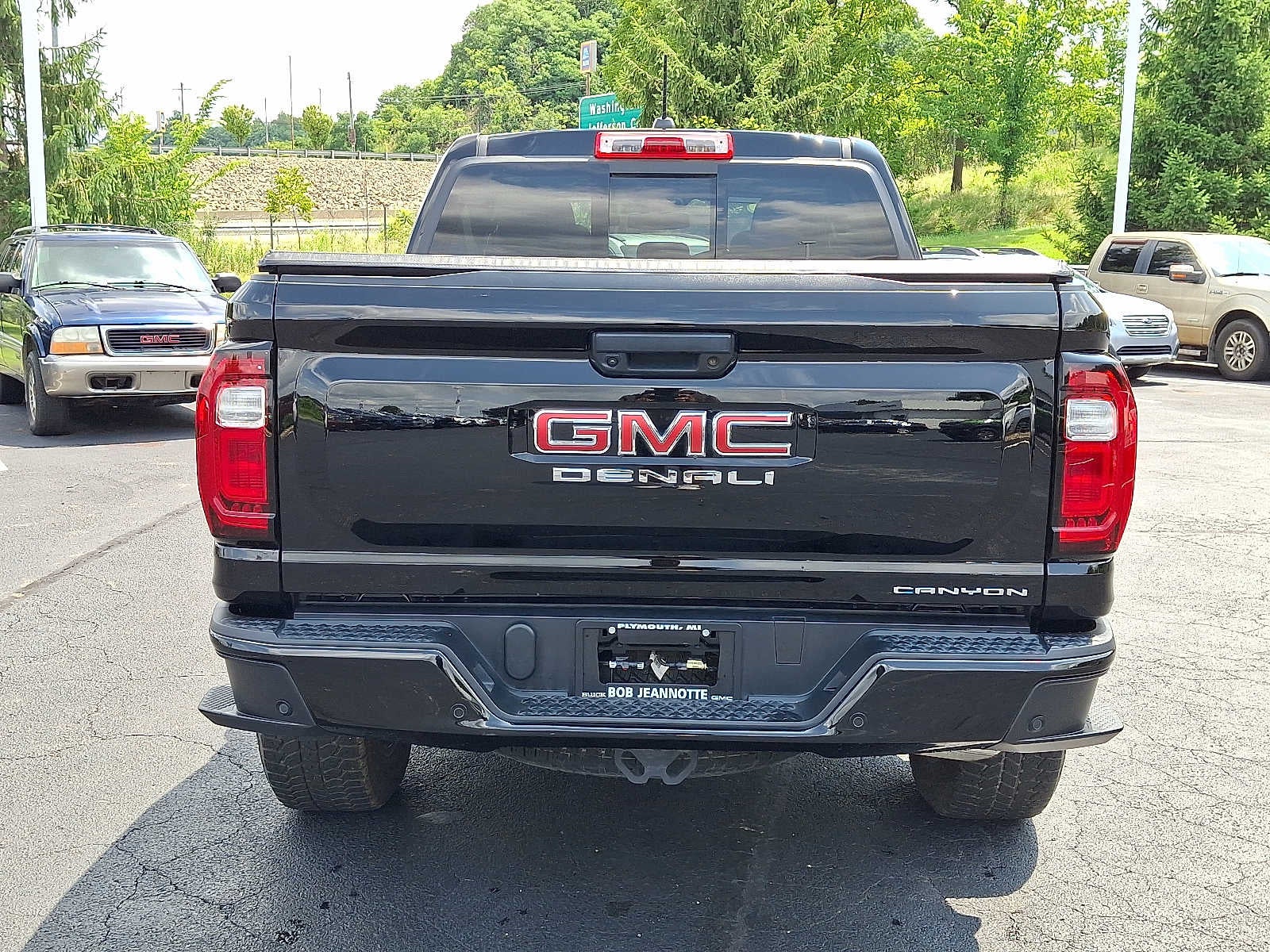 2023 GMC Canyon Denali