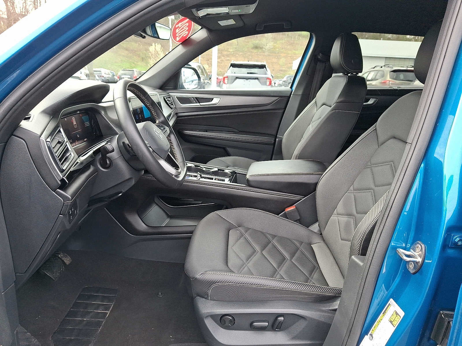 2024 Volkswagen Atlas Cross Sport 2.0T SE w/Technology