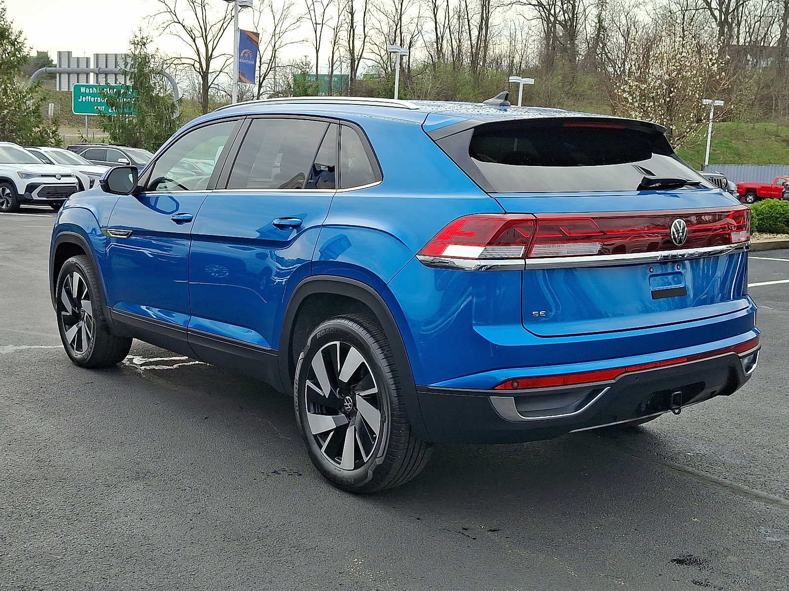 2024 Volkswagen Atlas Cross Sport 2.0T SE w/Technology