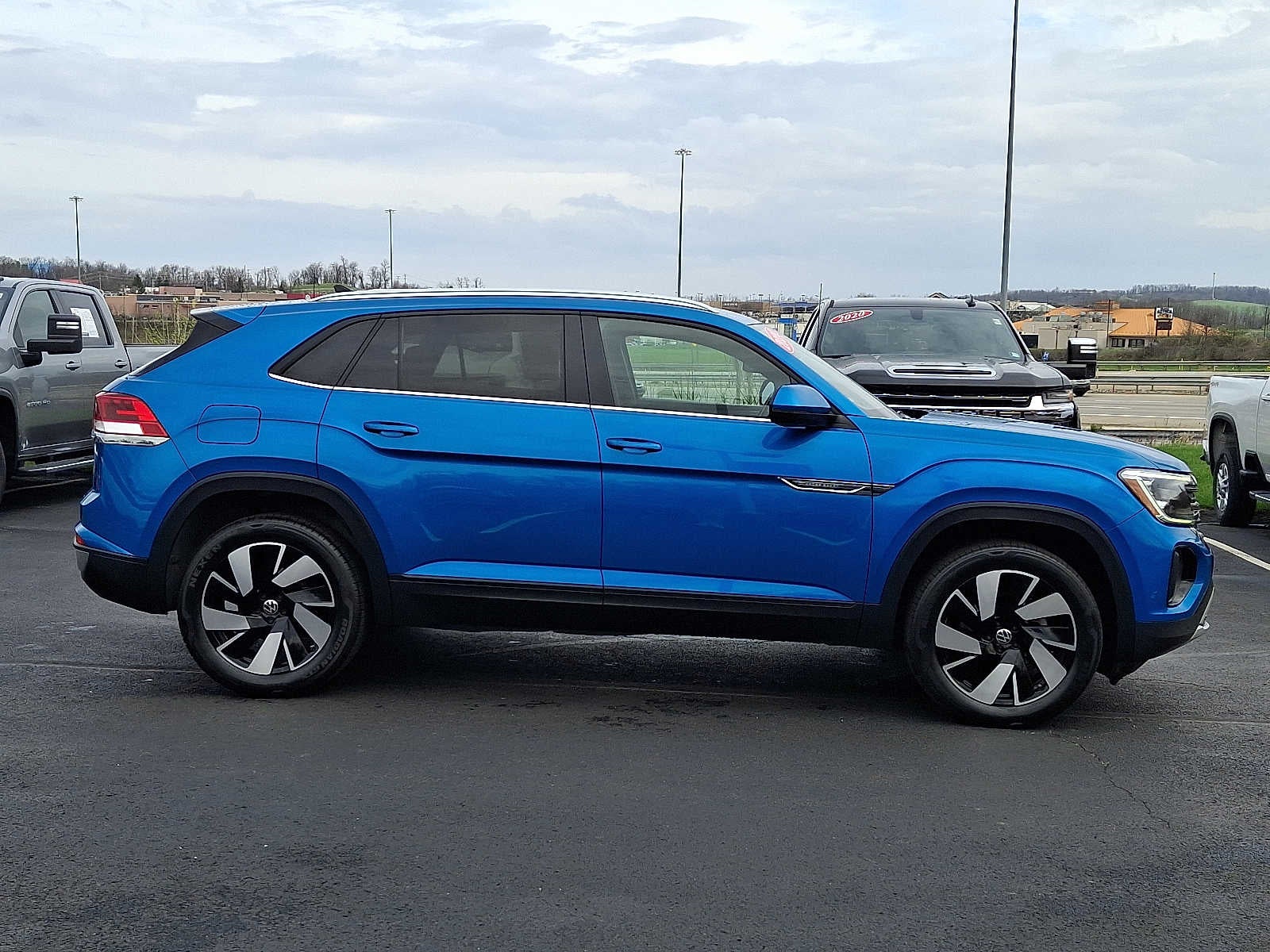 2024 Volkswagen Atlas Cross Sport 2.0T SE w/Technology