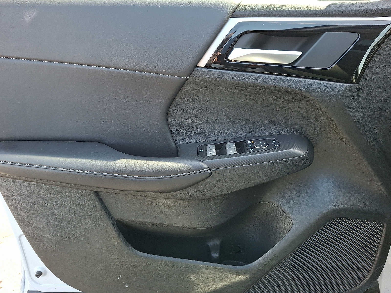 2024 Mitsubishi Outlander Plug-In Hybrid SE