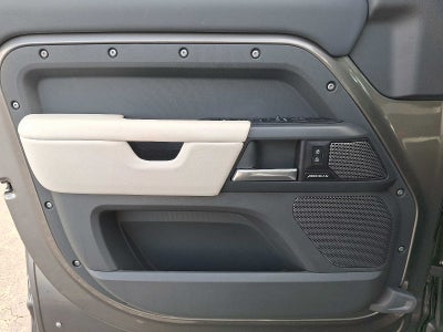2024 Land Rover Defender X-Dynamic SE