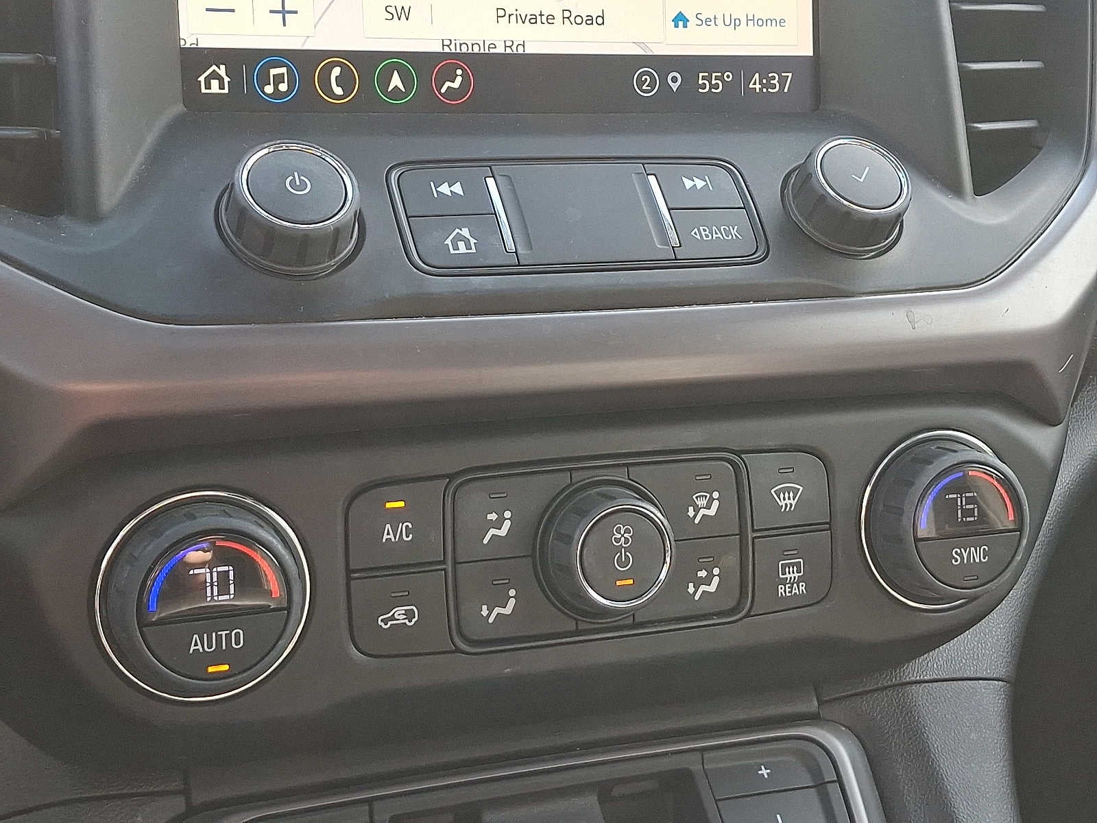 2023 GMC Acadia AT4