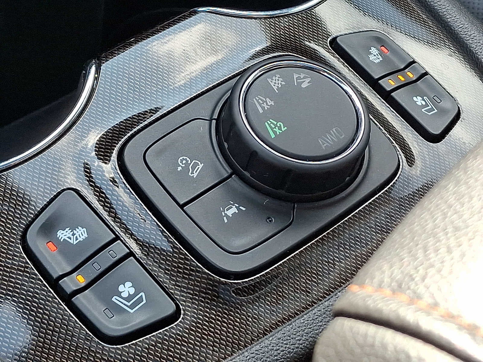 2023 GMC Acadia AT4