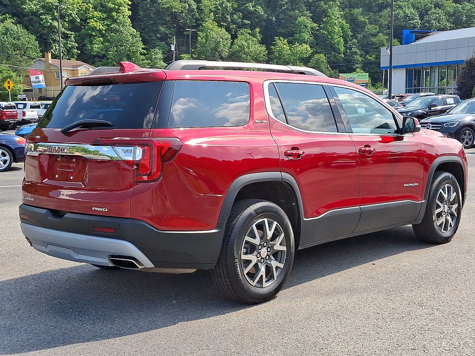 2023 GMC Acadia SLE