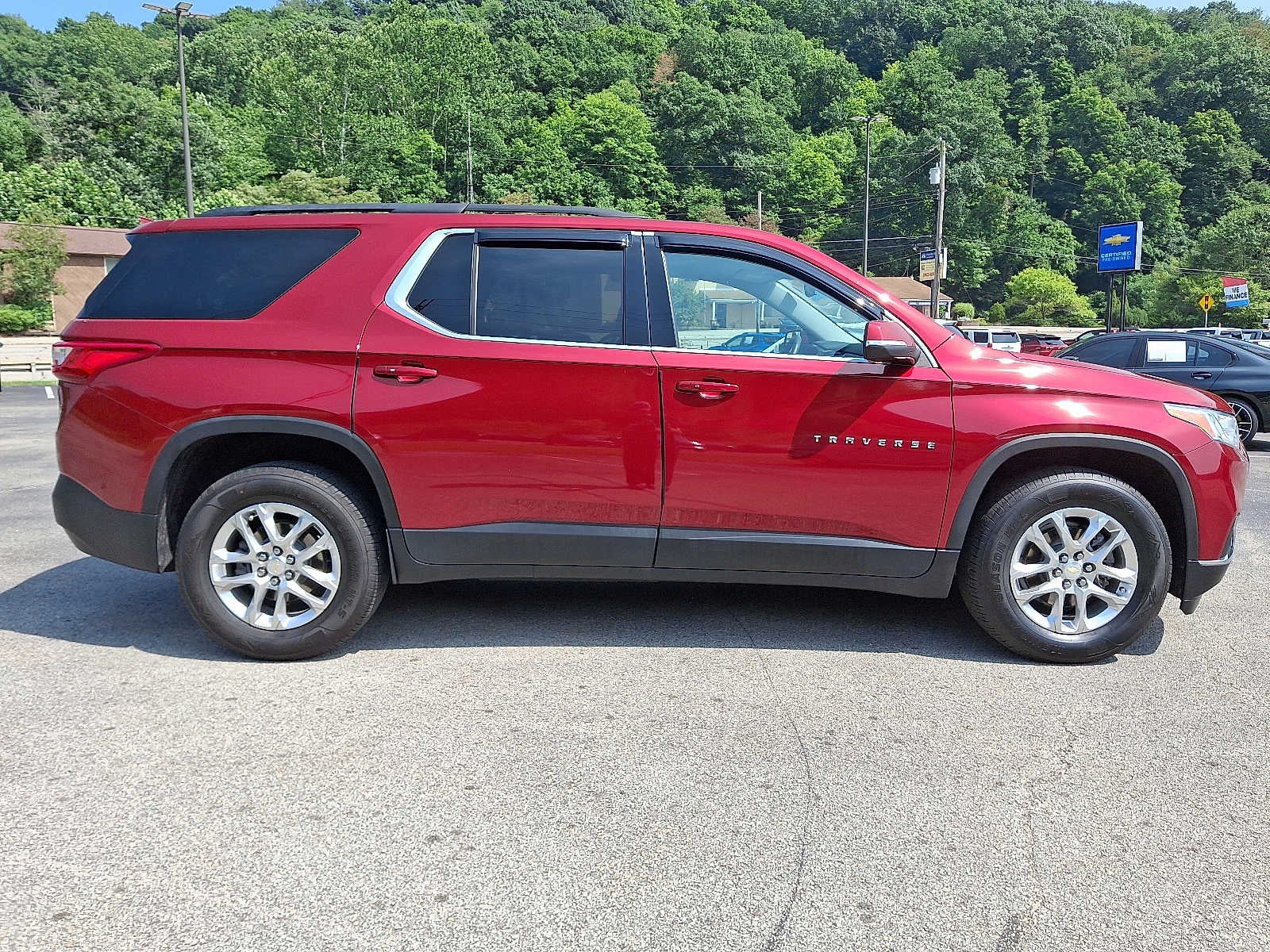 2021 Chevrolet Traverse LT Cloth
