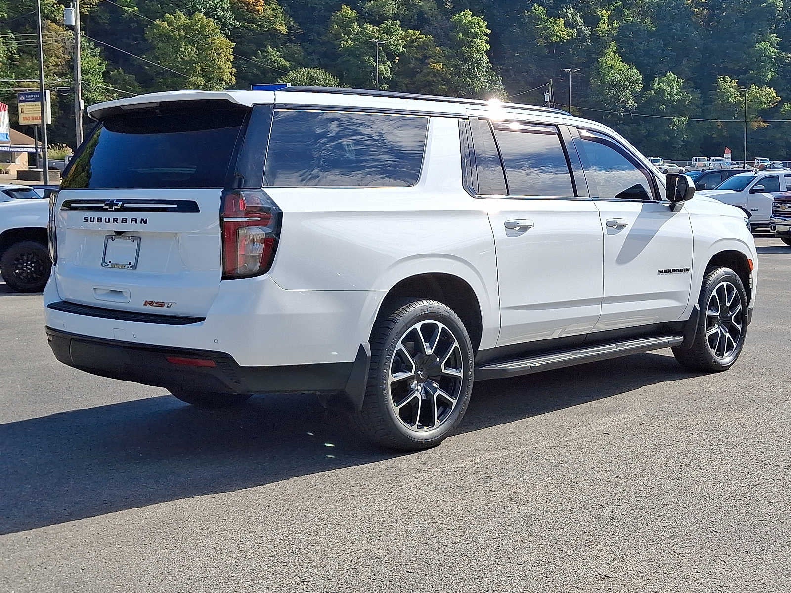 2023 Chevrolet Suburban RST