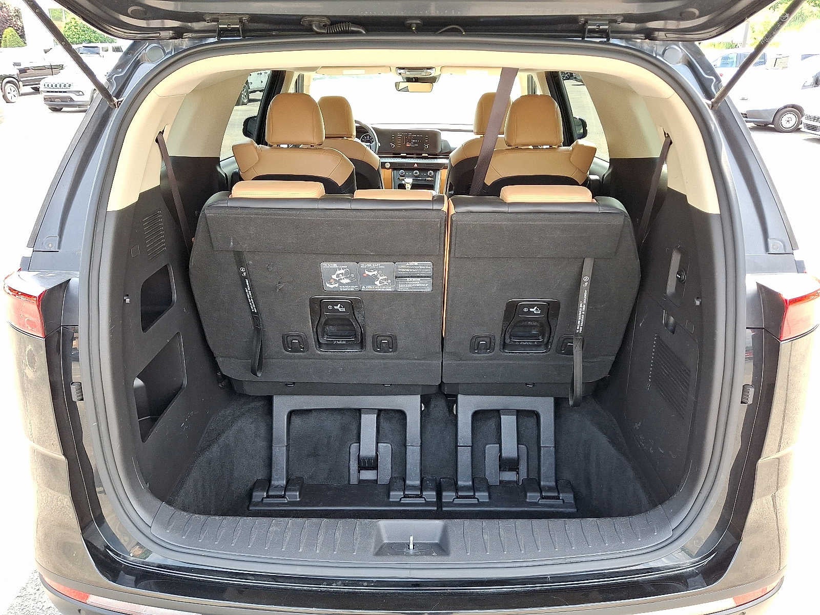 2023 Kia Carnival LX
