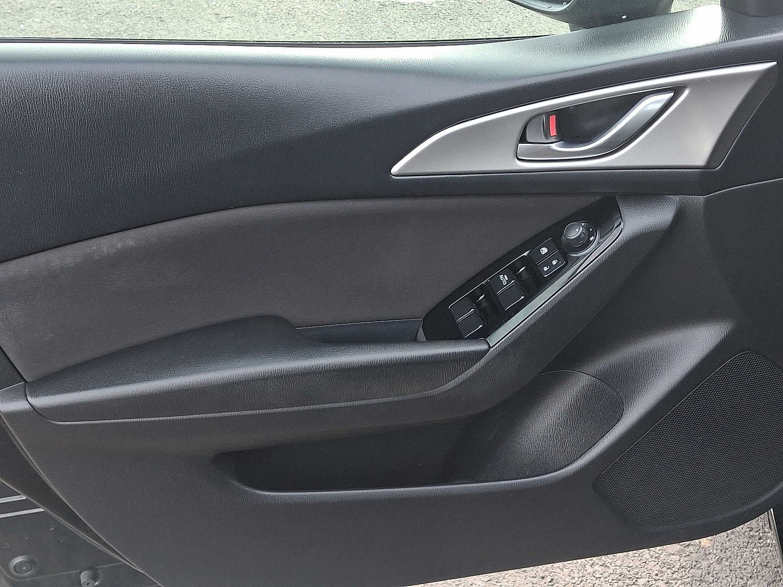 2017 Mazda Mazda3 4-Door Sport