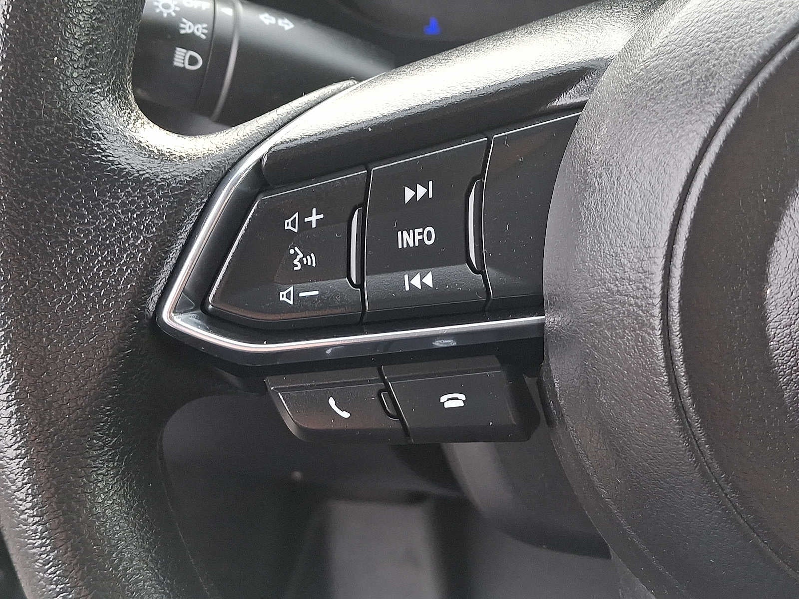 2017 Mazda Mazda3 4-Door Sport