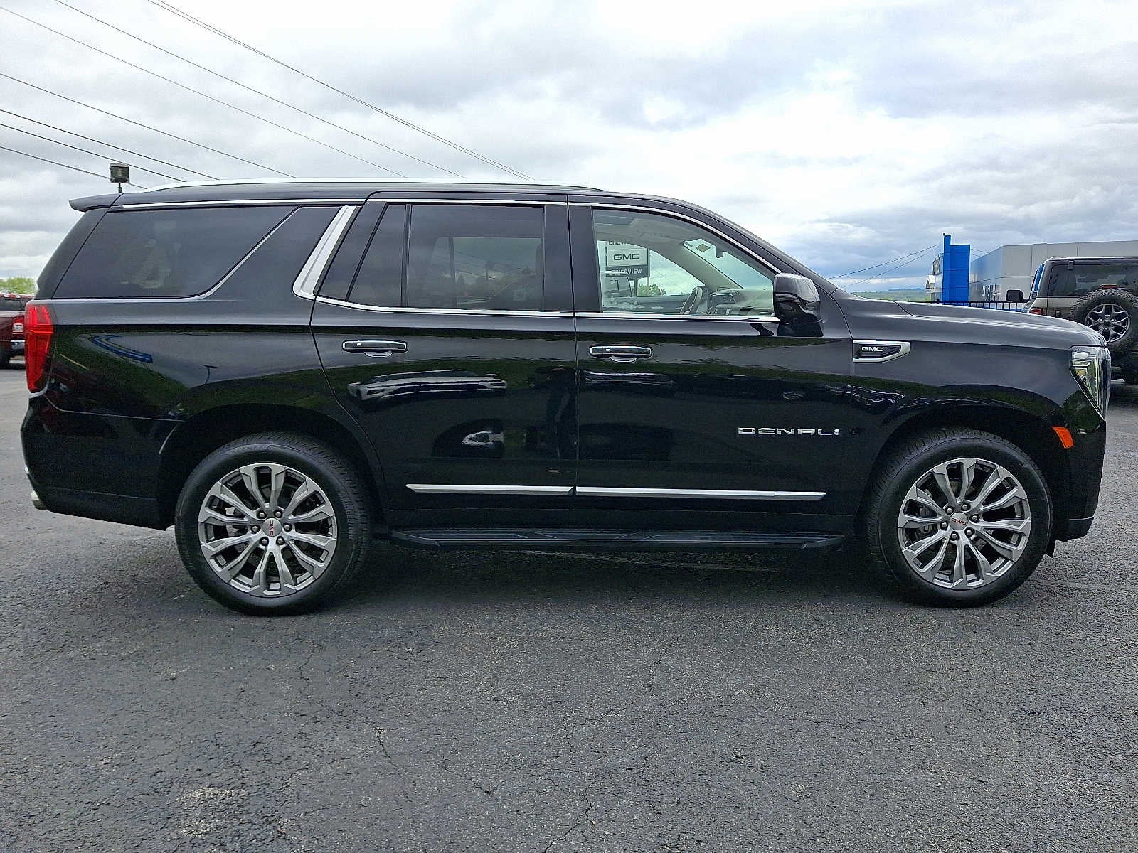 2023 GMC Yukon Denali