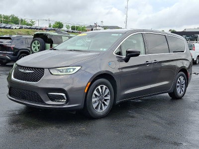 2023 Chrysler Pacifica Hybrid Touring L