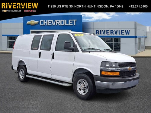 2025 Chevrolet Express Cargo WT