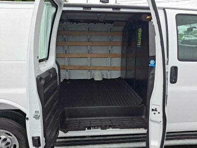 2025 Chevrolet Express Cargo WT