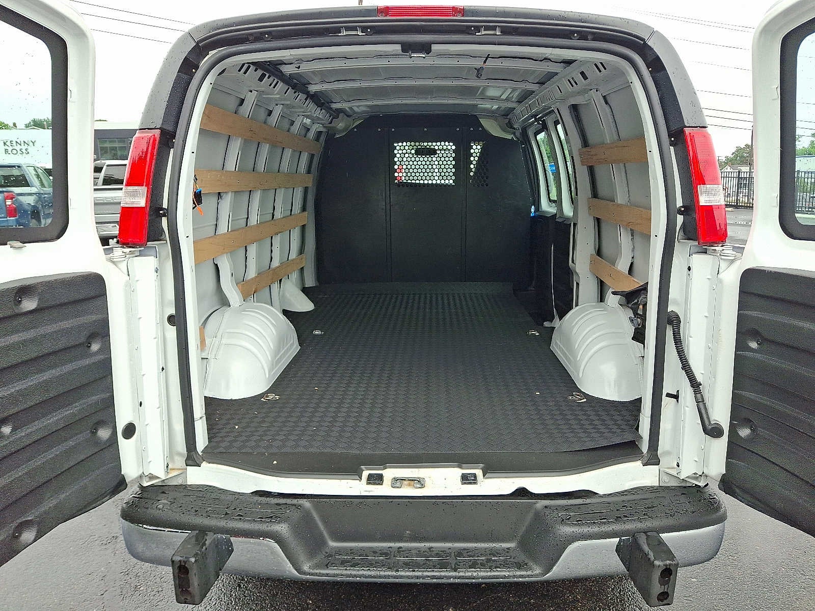 2025 Chevrolet Express Cargo WT