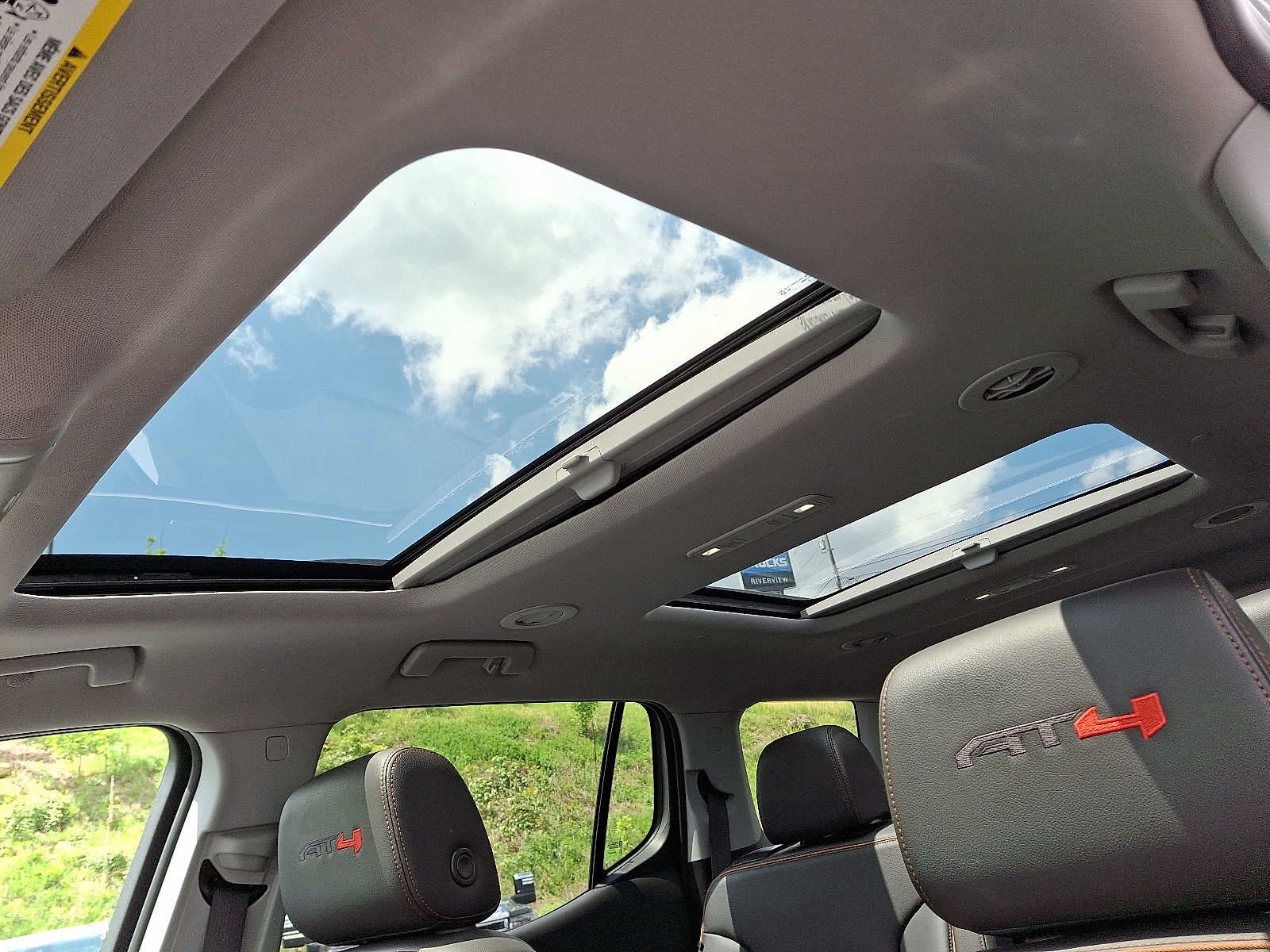 2023 GMC Acadia AT4