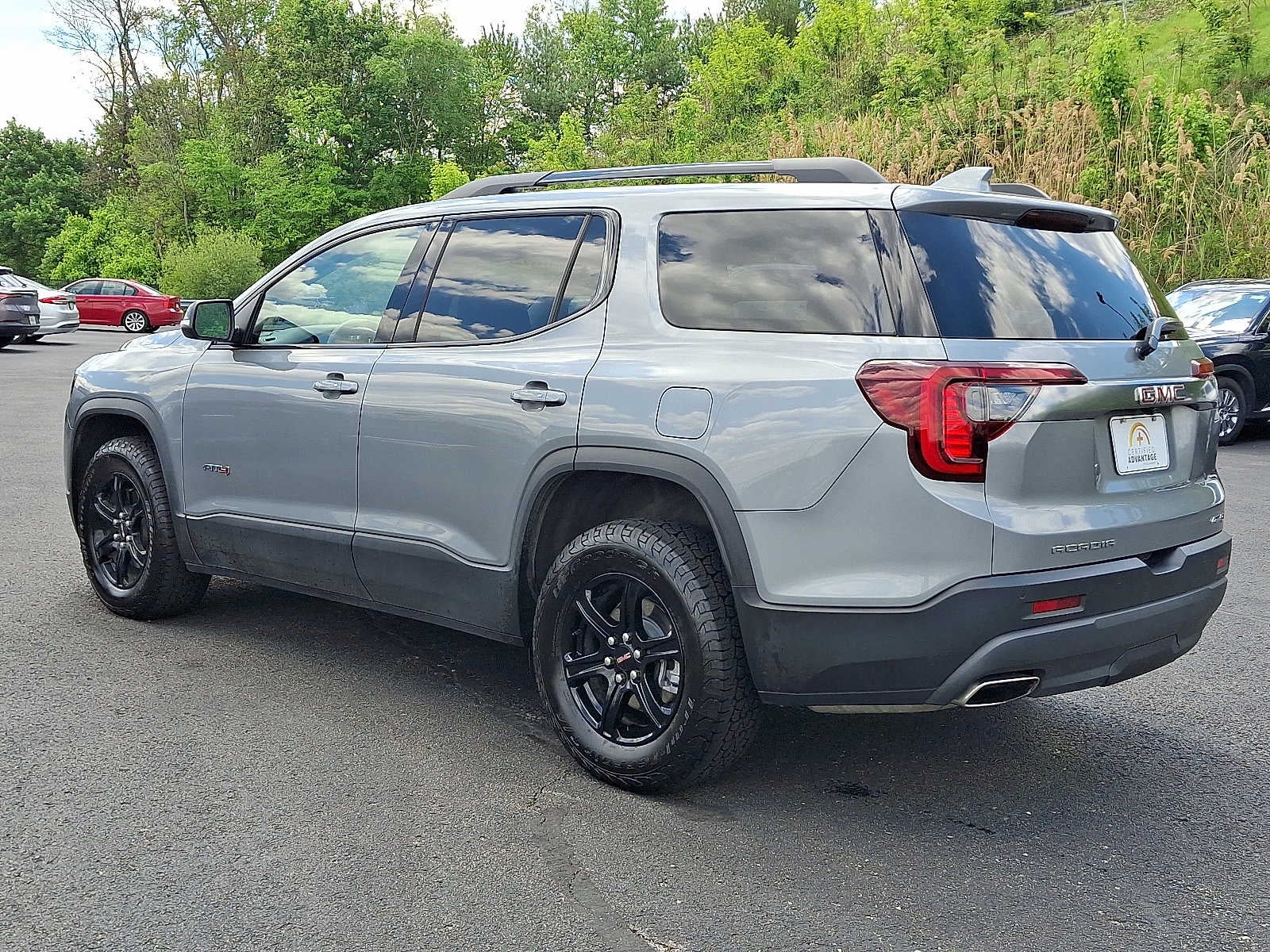 2023 GMC Acadia AT4