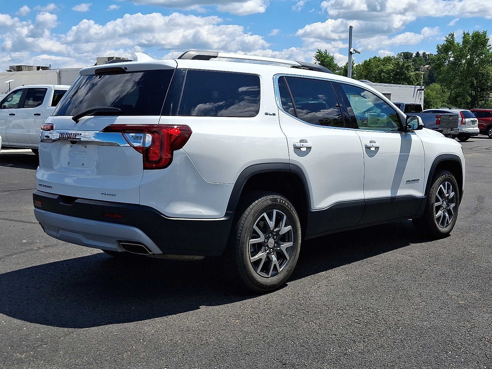 2023 GMC Acadia SLE